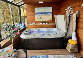 Lake and the City Bed and Breakfast West Kelowna